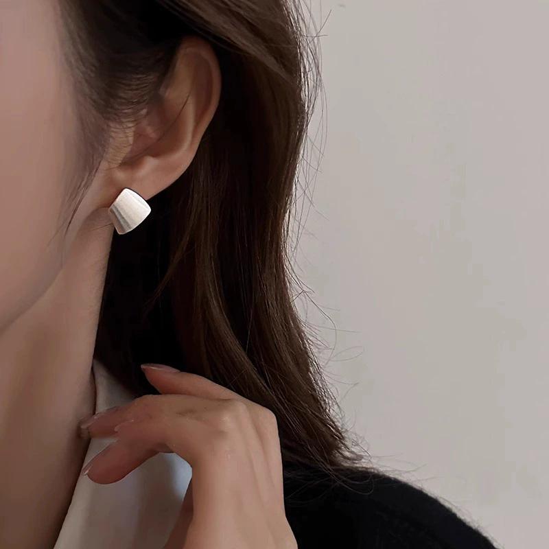 Trendige kleine vielseitige Ohrstecker für Frauen - Kreatives Hip-Hop-Influencer-Design