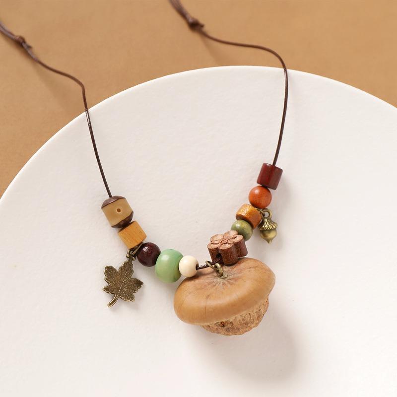 Retro literary necklace, natural plant fruit acorn pendant, long sweater chain, niche accessories