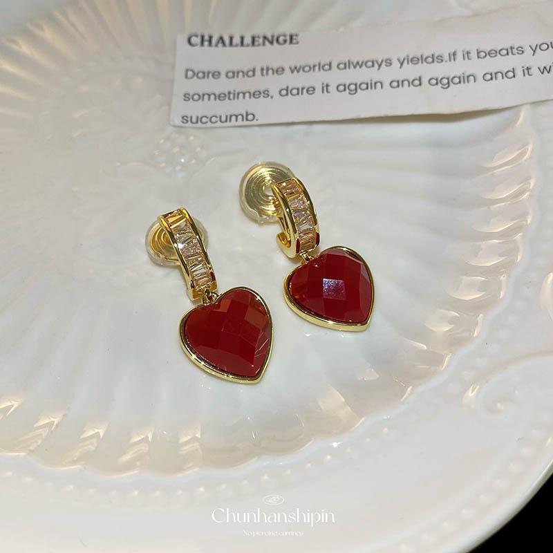 

Vintage Ankara New Year s Red Festive Zircon Love Earrings Femininity Explosive Ear Clips Mosquito Coil Disc Women Without Ear Piercings