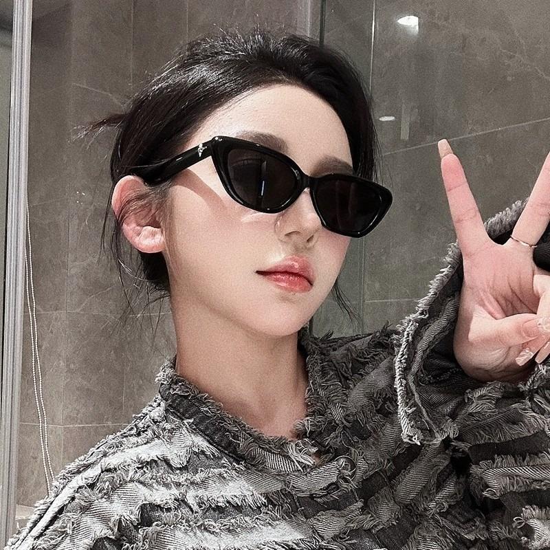 Cat Eye Sunglasses for Women Men UV400 Designer Style Fashion Luxury Designer Brand Jennie Korea