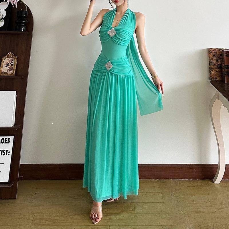 2026 European and American style spring new women's clothing solid color slim-fitting high-waisted fashion neck backless sleeveless dress