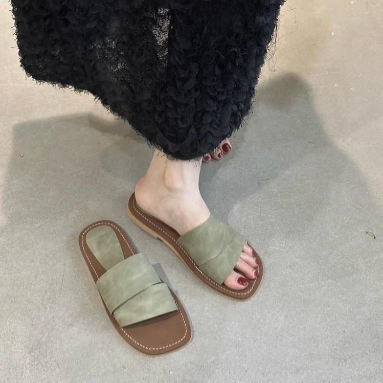 Cowhide Version~ Retro Niche Design Flat-bottomed Slippers for Women To Wear 2025 Summer New Beach Vacation Cool Slippers