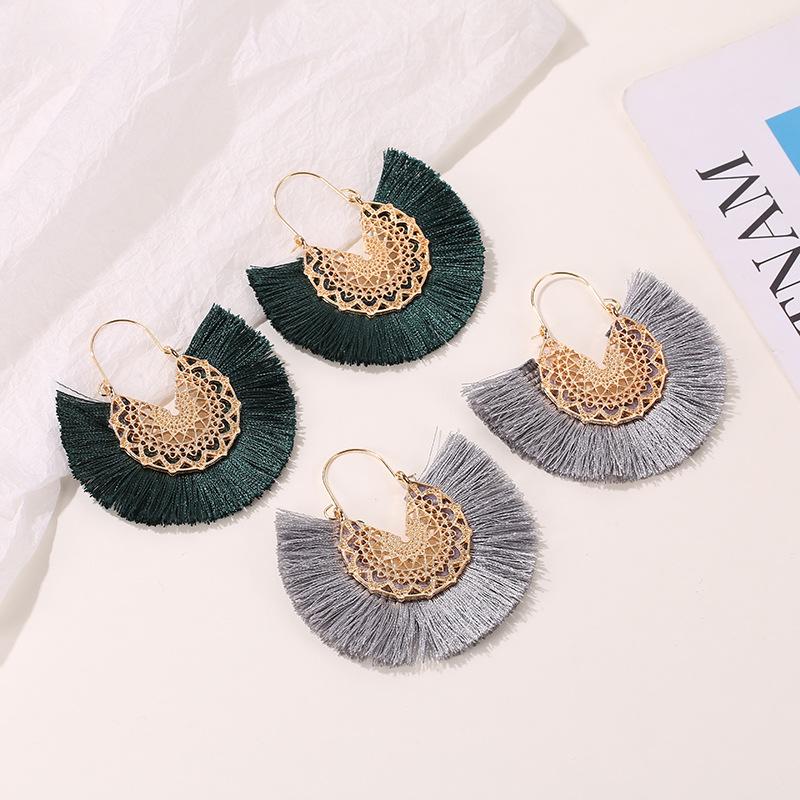Europe and the United States hot-selling earrings, bohemian exaggerated fan-shaped fringed earrings, temperament empty carved stud earrings
