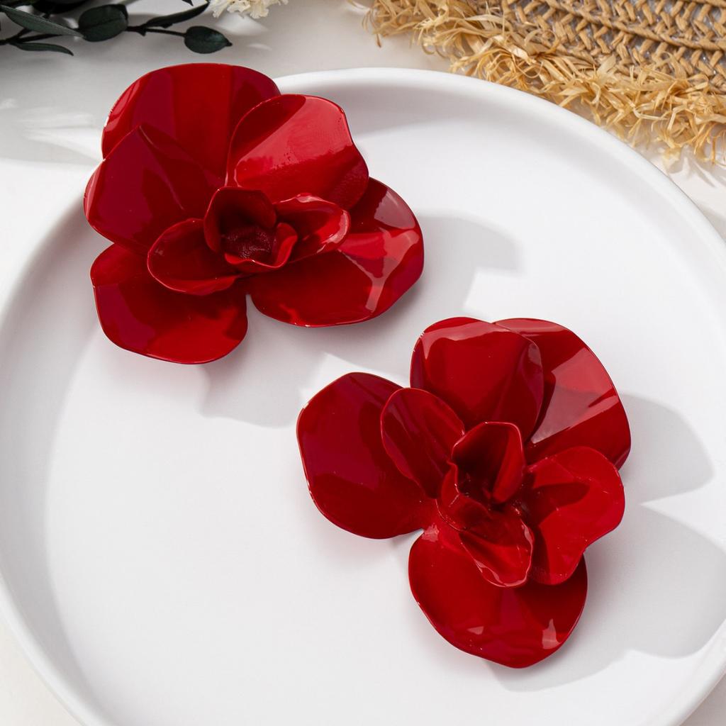 Europäische und amerikanische elegante Mode Blumenmuster Damen leichter Luxus Temperament High-End Blumennägel Ohrschmuck