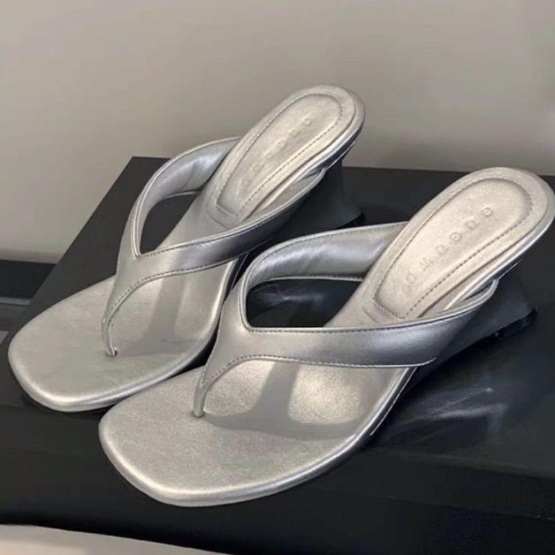 French Beautiful Square Head Sandals Women's Summer 2025 New Slope Heel Flip-flop Outer Wear Temperament Silver High Heels