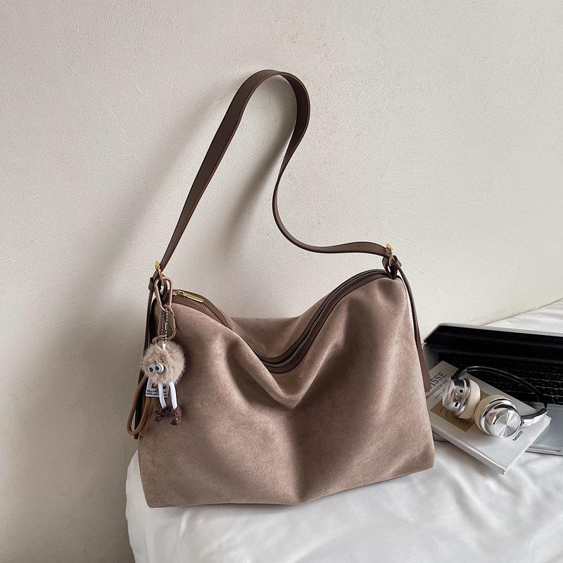 High-value Bag Women's Large-capacity New Autumn Shoulder Bag Casual Commuter Crossbody Tote Bag