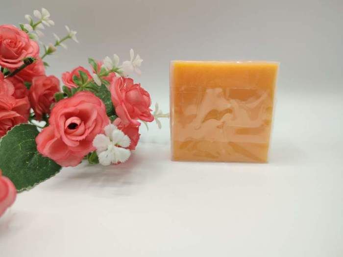 Savon -Curcuma -100g Clarifiant -Anti taches Teint brillant