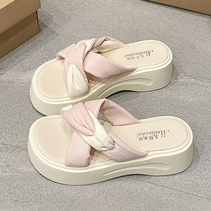 2025 Summer Stepping On Shit Thick-soled Slippers Women's Fashion Heightening New Non-slip Cross Beach Cool Slippers Versatile