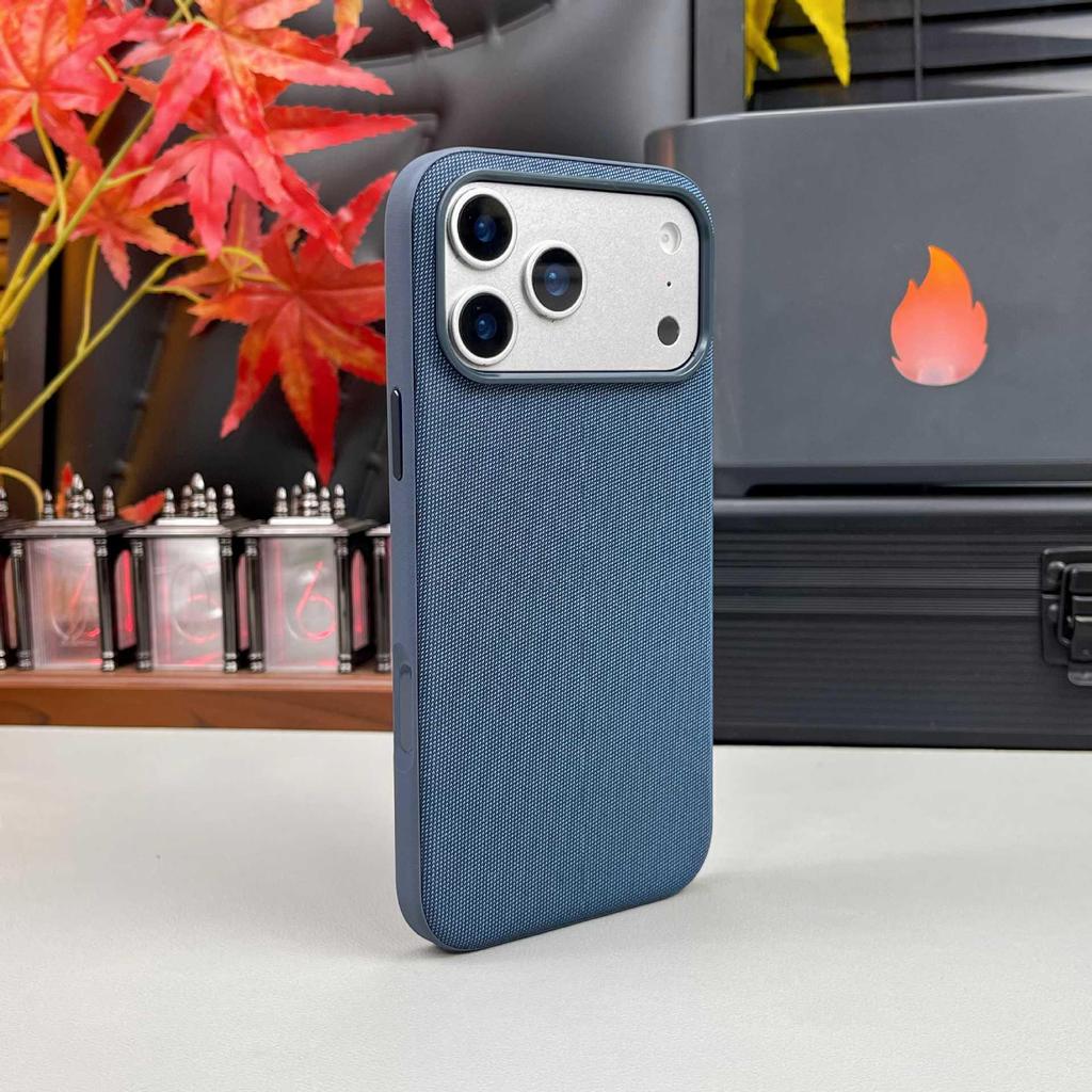 Funda para iPhone 17 Pro Max: Tejido Técnico, Textura Tejida, Absorción Magnética, Protección Anticaídas