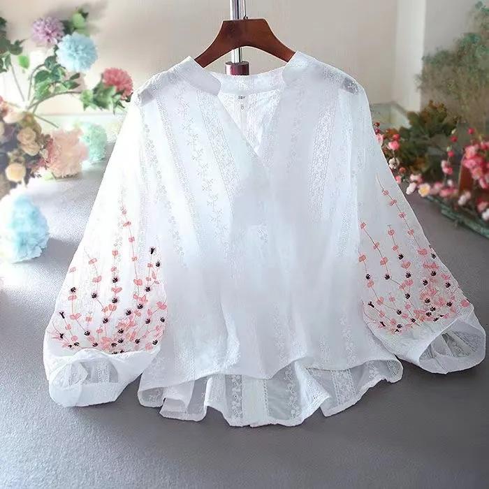 Women's Summer Design Sense, Short Front and Long Back Shirt, Thin and Fresh Lace Top