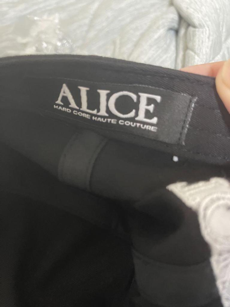[USED] Alice Hollywood Cap