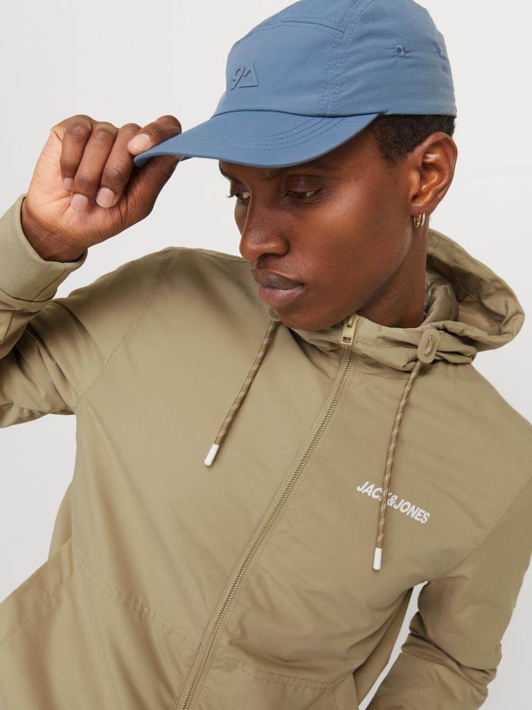 Зимняя куртка Jack & Jones Erush lightweight Bomber Jacket (12200208) Blocking Hood Bomber (12200208) посуда/солид