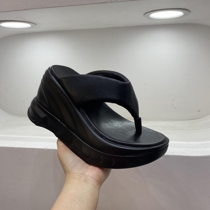 

Женские шлепанцы на супервысоком каблуке, которые можно носить летом 2025 года, новая нескользящая пляжная обувь, туфли на платформе, интернет-знаменитости, холодные тапочки 39 чёрный