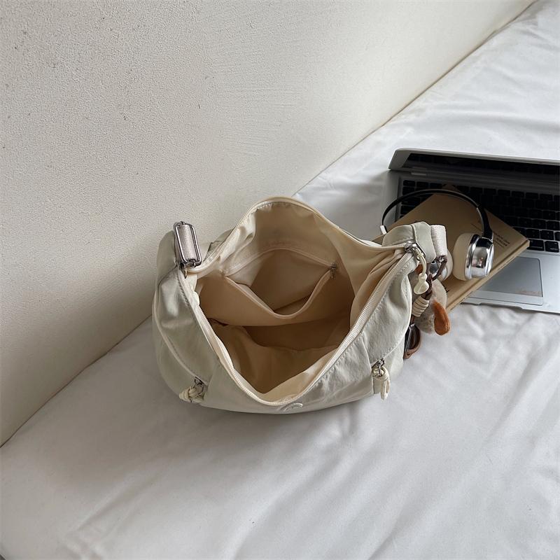 Women's Lightweight Shoulder Bag