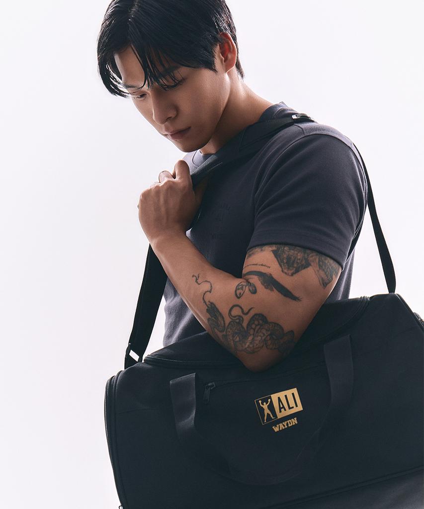 Weideun [Ali] The Greatest Muscle Fit Short Sleeve Charcoal