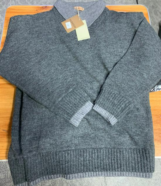 Unisex Old Money Style V-Neck Sweater: Trendy Two-Piece Look, Ideal for Autumn/Winter XXL