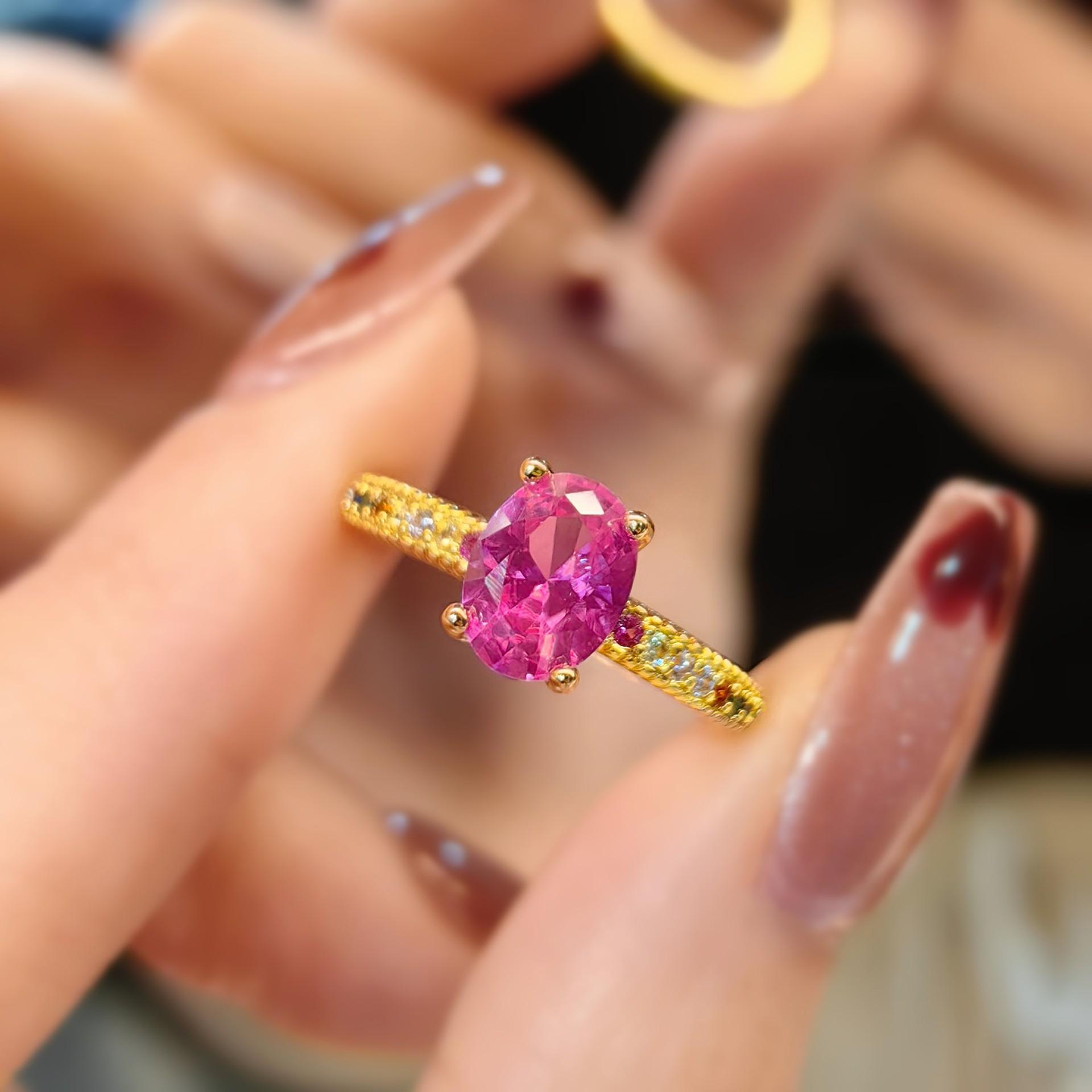 

2025 Лето Девушка Кольцо с красным бриллиантом цвета розового золота Красный корунд Указательный палец Женское кольцо Resizable