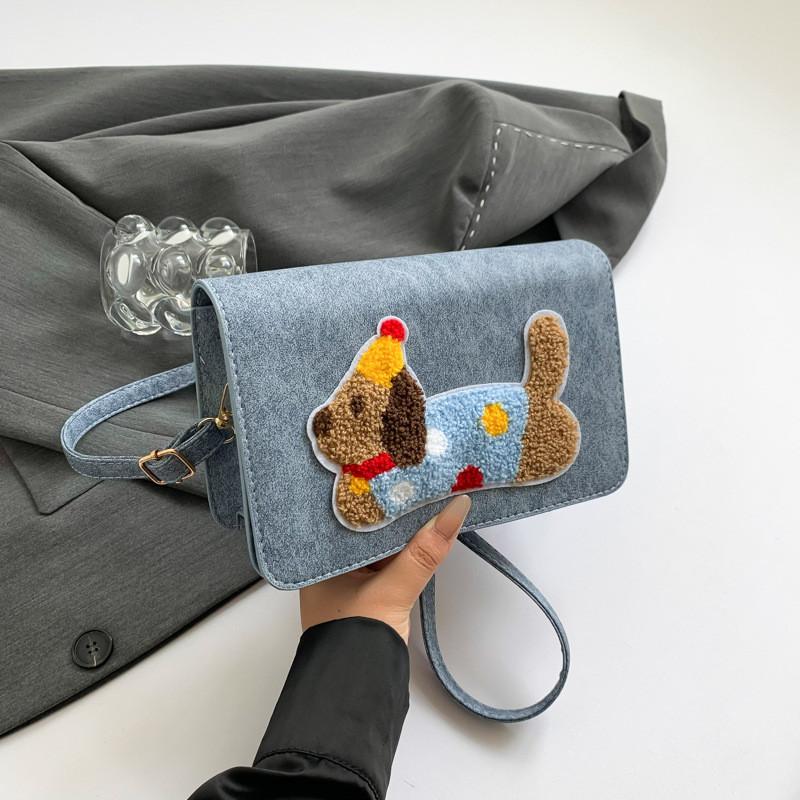 Fashionable 2024 Summer Casual Crossbody Bag Sleek Small Square Handbag For Everyday Wear синий