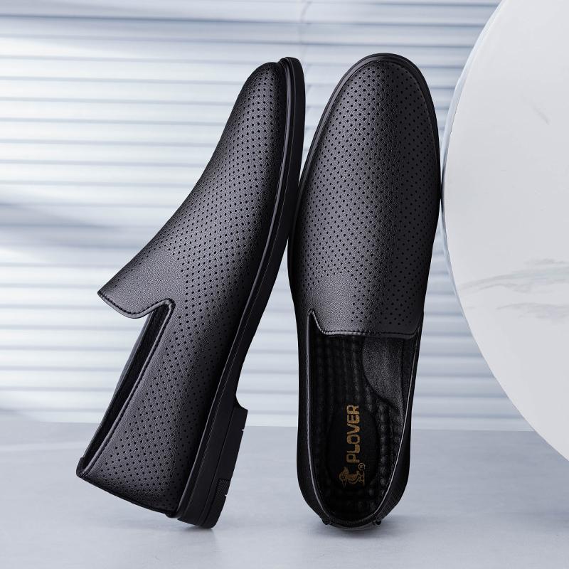 Mocassins Masculinos da Moda Novos de Couro Slip-on Planos Sapatos Casuais para Dirigir ao Ar Livre Mocassins Clássicos Confortáveis Sapatos de Trabalho Diários