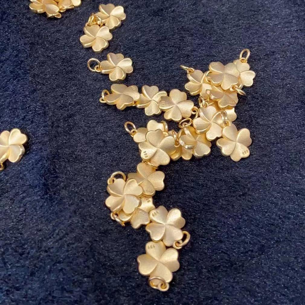 Colar Feminino Trevo de Quatro Folhas Ouro Rosa - Corrente para Clavícula Banhada a Ouro com Pingente de Trevo da Sorte