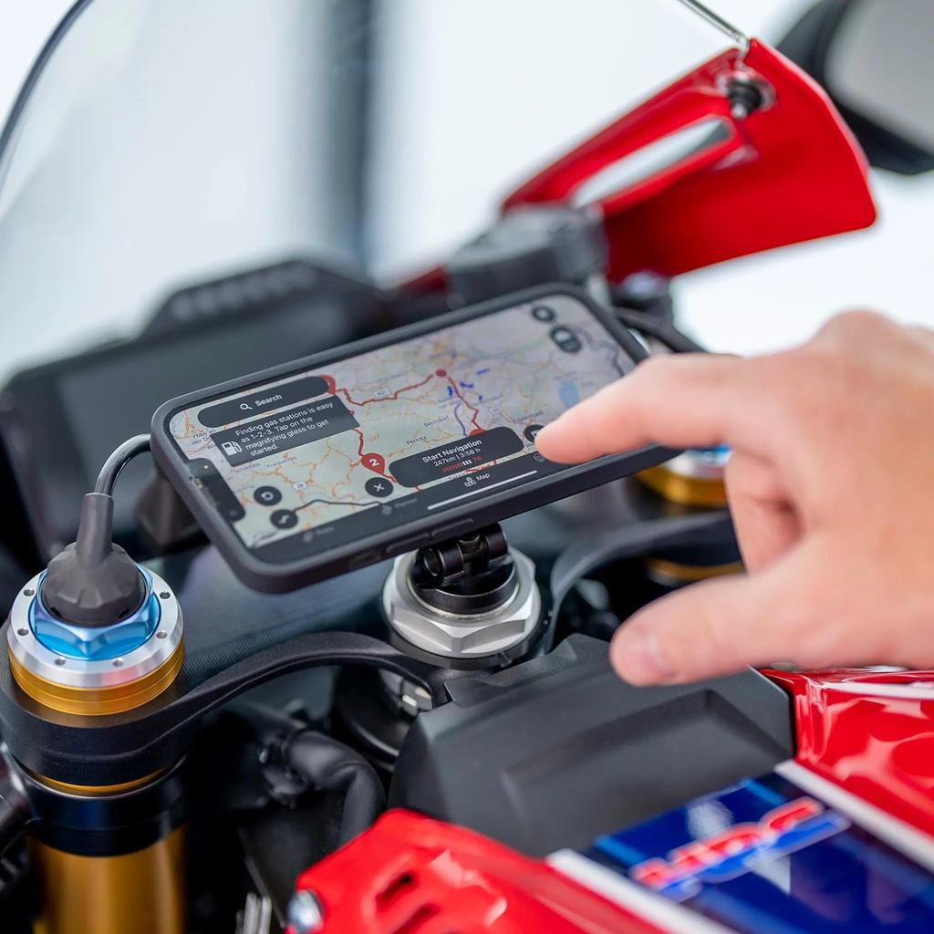 SP Connect Moto Stem Mount Pro smartphone mount for compatible with suitable for supersport High-rigidity motorcycles, clip-on handlebars, bikes.