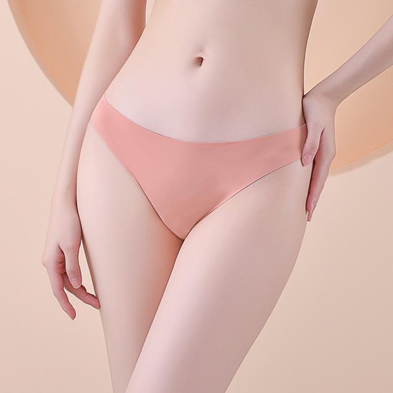 European & American Seamless Ice Silk Women's Bikini Briefs - Low Waist, Comfortable, Breathable, Pure Cotton Crotch, Girls' Thong.