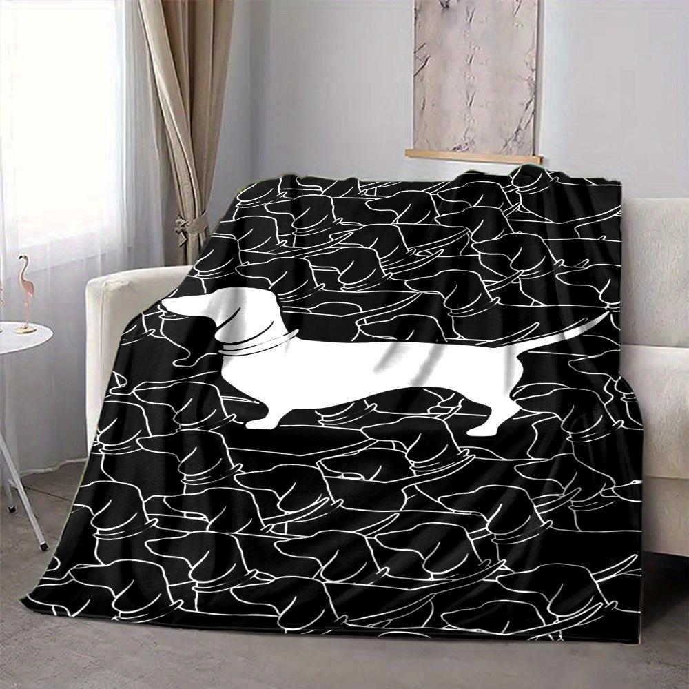 1pc Dachshund Pattern Lightweight Flannel Blanket, Comfortable and Warm Blanket, for Office and Camping Sofa Bed153