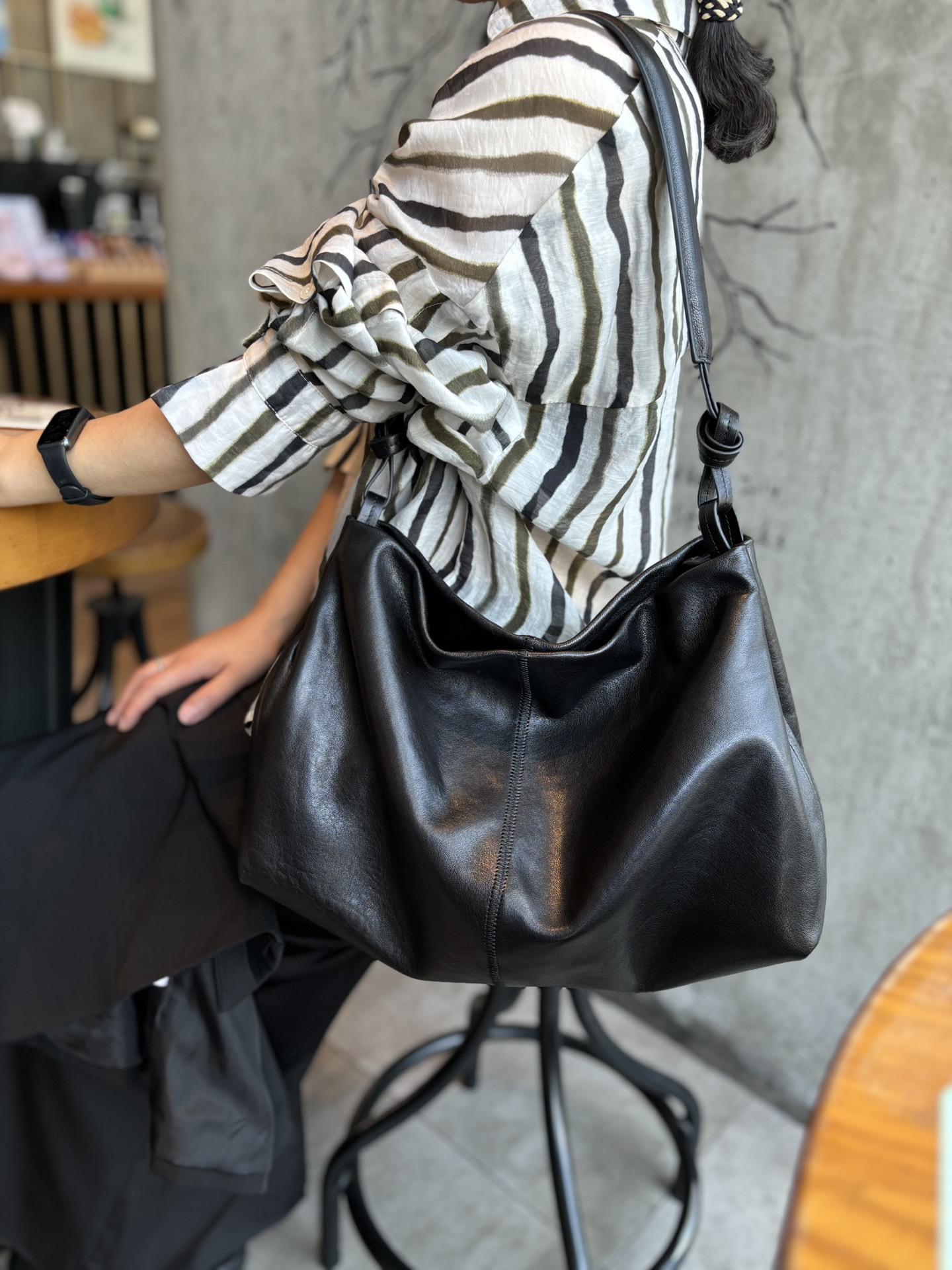 

Повседневная мягкая ретро-сумка большой емкости для женщин, новая популярная универсальная сумка через плечо, модная сумка через плечо 37x11x25cm чёрный