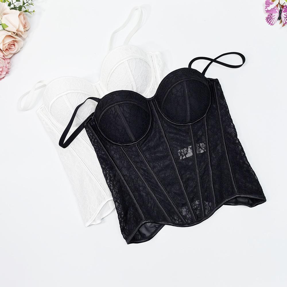 Corsés, ropa de mujer moderna y elegante