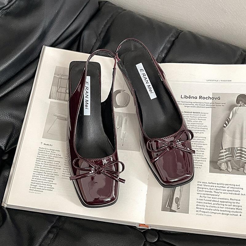 New Style of Women's Shoes with Thick Heels and Square Heads Flip-flops