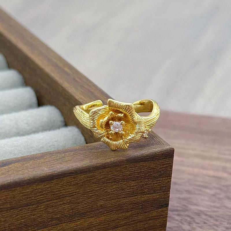 Medieval Vintage French Light Luxury Three-Dimensional Flower Opening Ring Retro Spiral Lotus High-End Ring