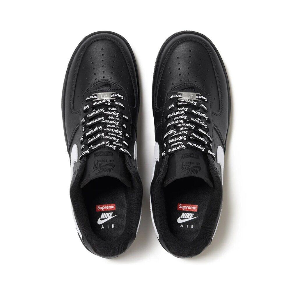Supreme x Nike Air Force 1 Low Logo Box - Baskets Unisexe Noir Blanc CU9225-002