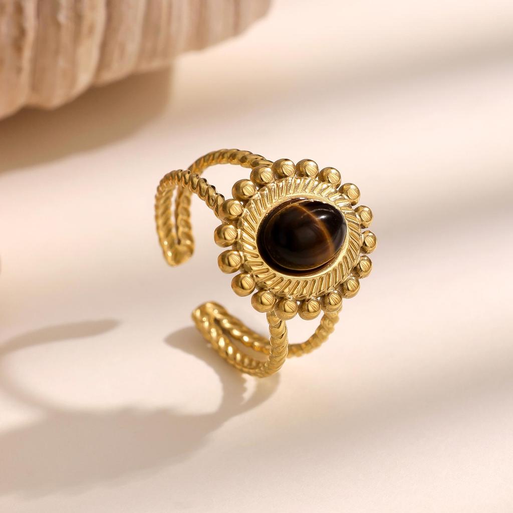 Elegant Gold Floral Ring - French Luxury & Versatile Hong Kong Style Stainless Steel Design