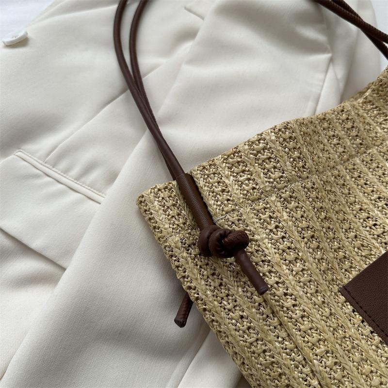 Summer straw bag women's 2025 new large-capacity woven shoulder bag high-end texture niche commuter tote bag