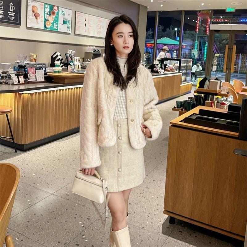 Autumn and winter new twist mink fur top women's round neck short imitation mink fleece fur coat women
