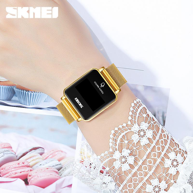 Moment Beauty Hot Sale Fashion Luminous LED Couple Watch, Thin Square Female Student Magnetic Buckle Touch Screen Electronic Watch