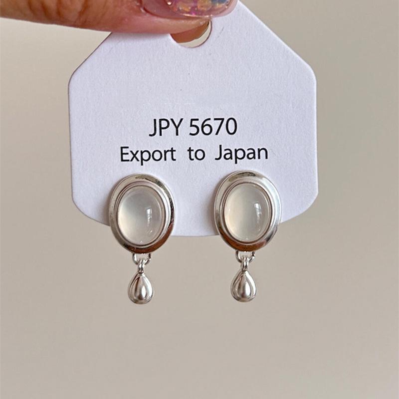 Chic 2025 Water Drop Earrings: Trendy Niche Design for Women