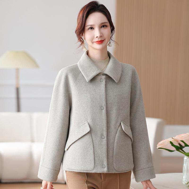 Mom's Elegant Lapel Wool Coat: 2026 Autumn/Winter Short Style for Middle-Aged Women