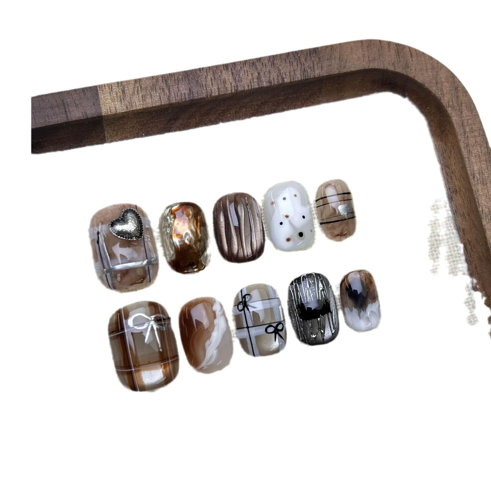 

Парижская Мечта Носимые Ногти Ручной Работы - Расписанный Вручную Маникюр Яичная Скорлупа для Осени и Зимы Отбеливающий Эффект Extra Small