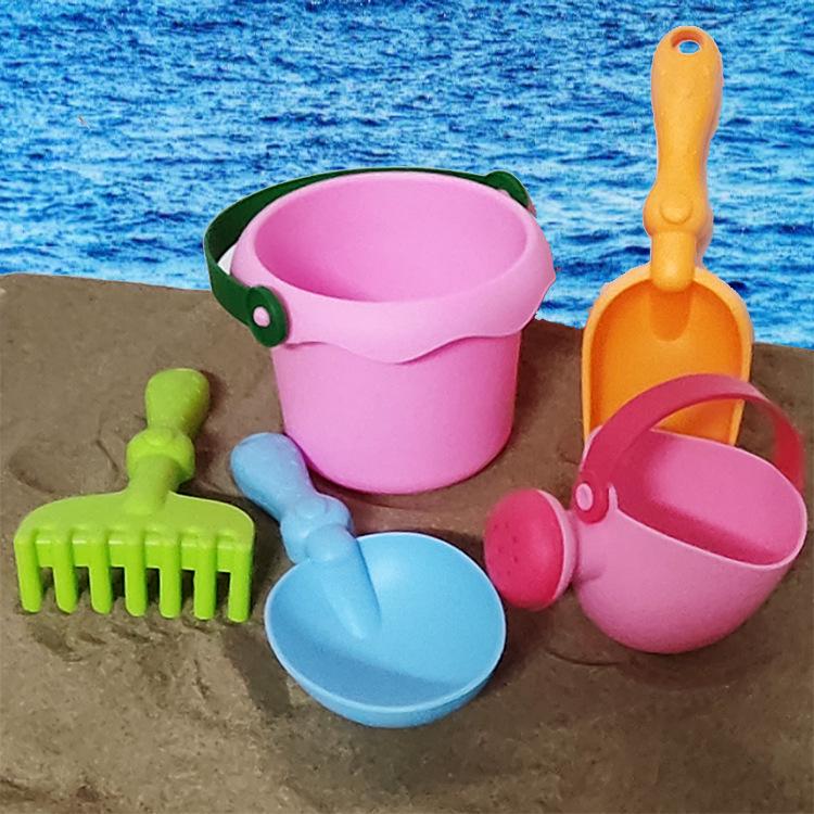 Kids' Sand and Snow Play Set: Shovel, Digging Tools and Beach Toys