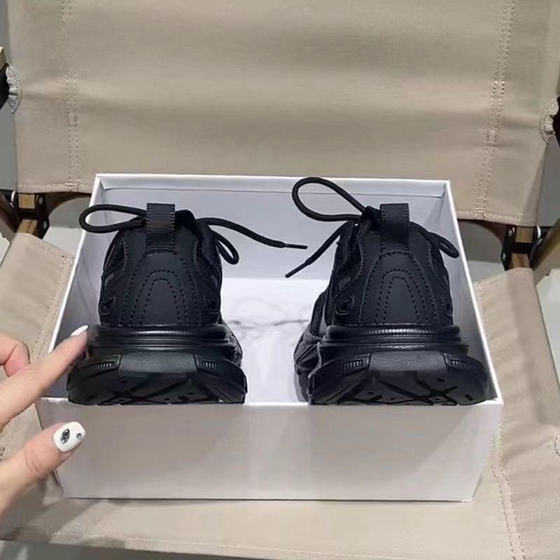 Tênis de sola macia e leve Darth Vader sapatos femininos ins tênis de pai pretos da moda outono tênis de corrida de malha respirável