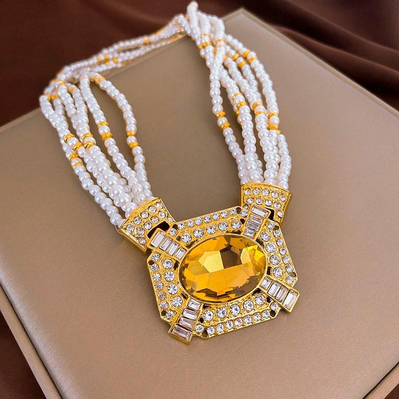 Butterfly Drop Oil Pearl Faux Crystal Necklace Versatile High-end Clavicle Chain Niche Design Jewelry Women