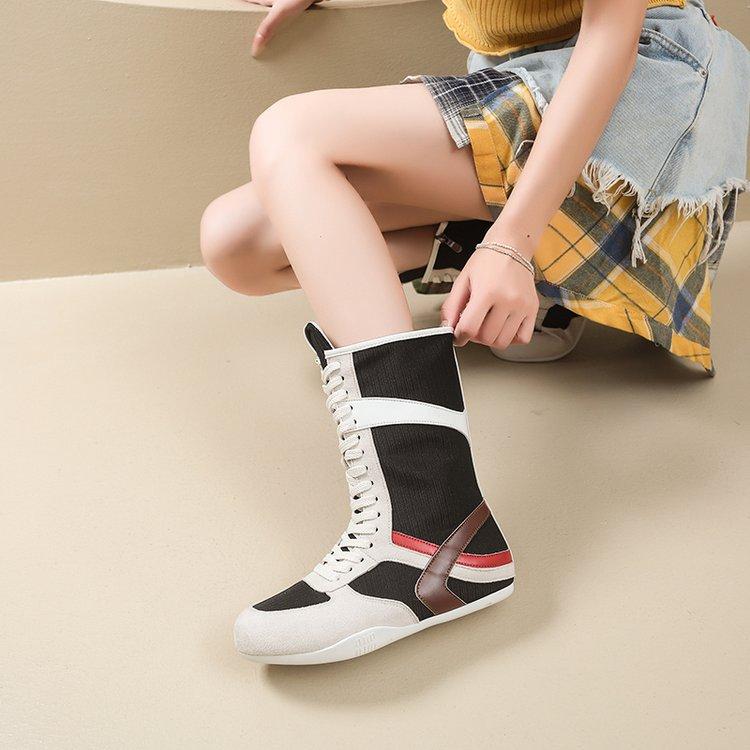 Weiche, elastische Martin-Stiefel für Damen mit dicker Sohle, rutschfester Dämpfung, ideal für Boxen, Zuhause und Outdoor, mit Fußgewölbeunterstützung und bequemem Steigbügel.