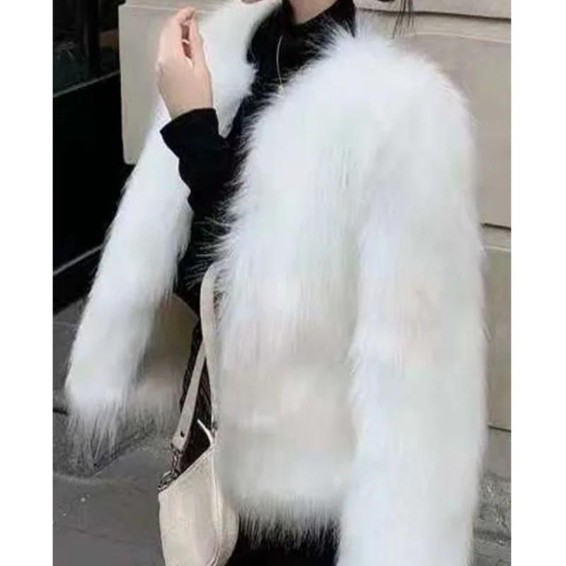 Women's Fall/Winter Korean-Style Short Fox-Fur-Look Jacket with Fuzzy Round Collar—A Simple, Elegant Jacket