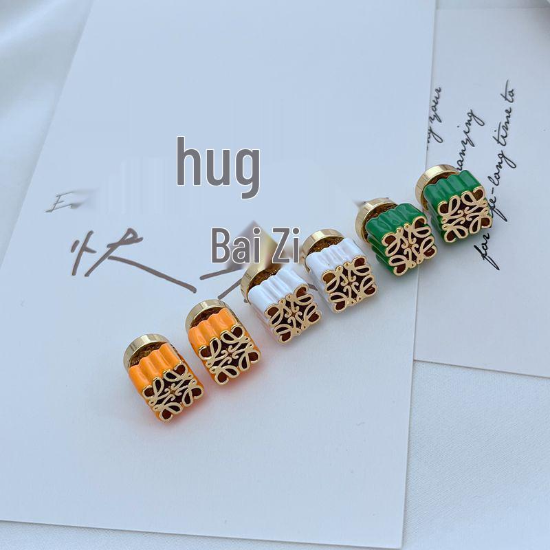 

Exquisite 3D Square Pattern Enamel Metal Stud Earrings зелёный