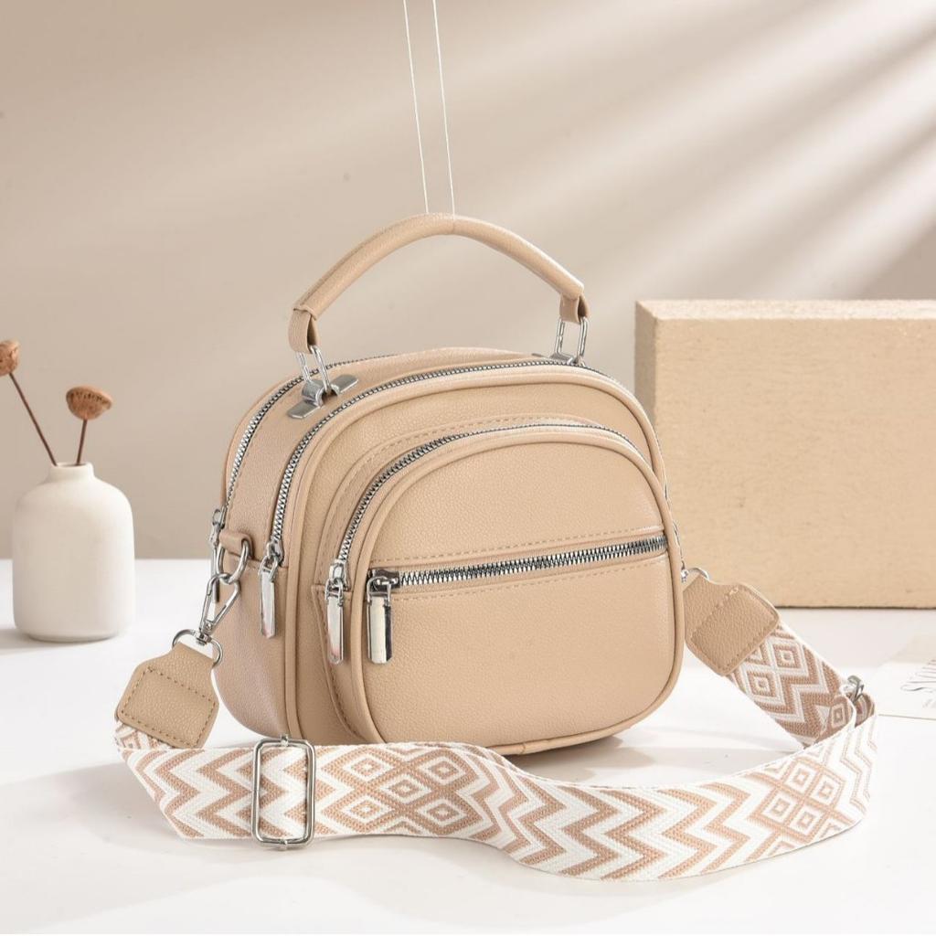 Exquisite small bag Summer handbag Classic fashion messenger bag Simple shoulder bag