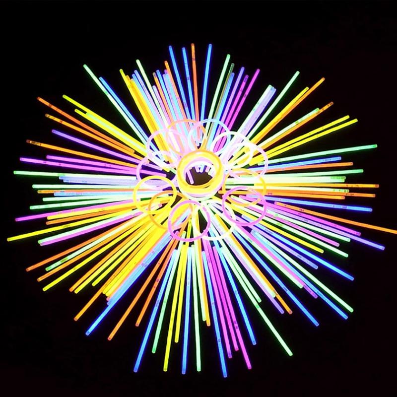 100 sztuk Partyowe Akcesoria Świecące w Ciemności ze Złączkami Dla Dzieci lub Dorosłych Świecące Naszyjniki i Bransoletki Dekoracja Imprezowa Świecący Prezent