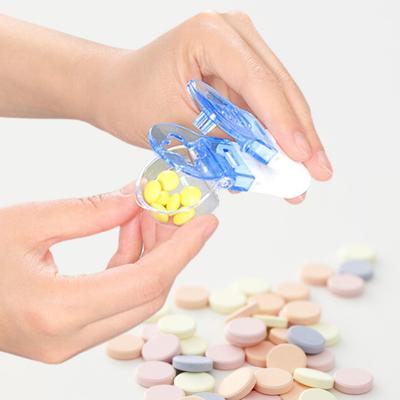 1/2/3 Stück Tragbarer Pilleneinnehmer mit eingebautem Fach, für ältere und behinderte Menschen, Blisterpackungsöffner, Hilfswerkzeug, Reise-Tabletten-Pillenspender/-extraktor