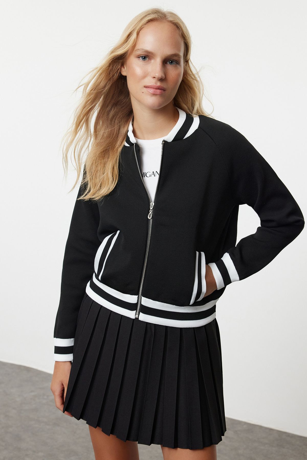

Women s Elegance Style Cardigan Black Zipper Jacket Look Knitwear Cardigan S