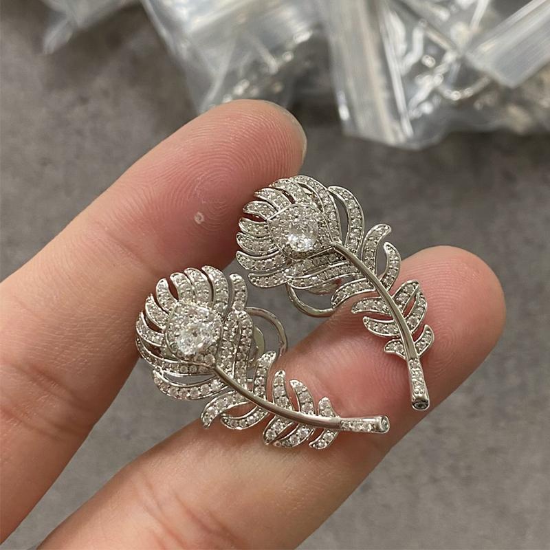 

Musla Design Luxury Summer Trend Elegant Ladies Angel Shiny Ear Clip Jewelry Gift біле золото кольору